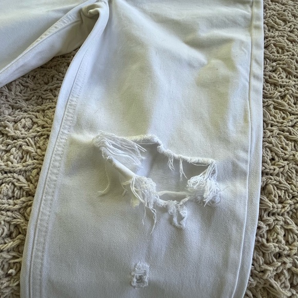 Free People We The Free size 25 Tapered Baggy Boyfriend Jeans Chalk White Denim - Picture 13 of 14